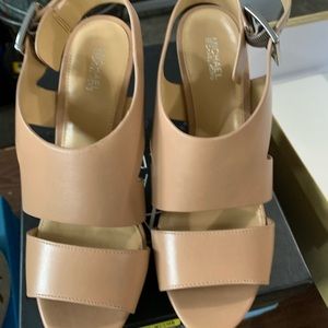 Very comfortable to be a heel.They look amazing only worn twice.